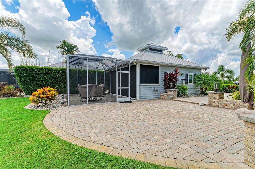 For Sale: $369,000 (1 beds, 1 baths, 271 Square Feet)