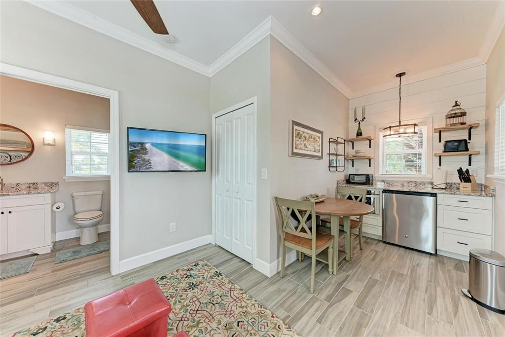 For Sale: $369,000 (1 beds, 1 baths, 271 Square Feet)