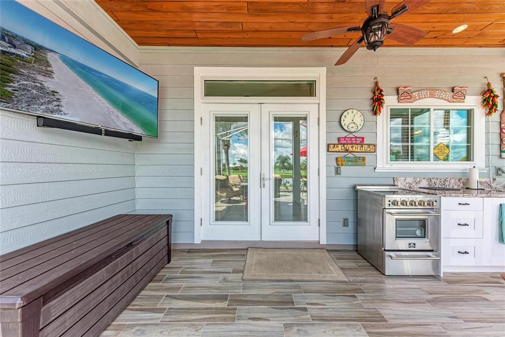 For Sale: $369,000 (1 beds, 1 baths, 271 Square Feet)