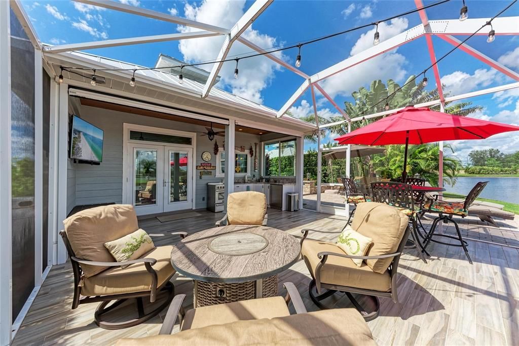 For Sale: $369,000 (1 beds, 1 baths, 271 Square Feet)