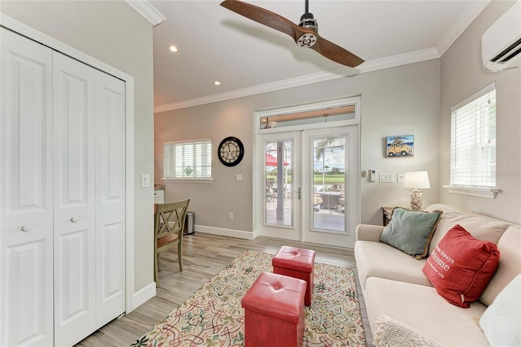 For Sale: $369,000 (1 beds, 1 baths, 271 Square Feet)