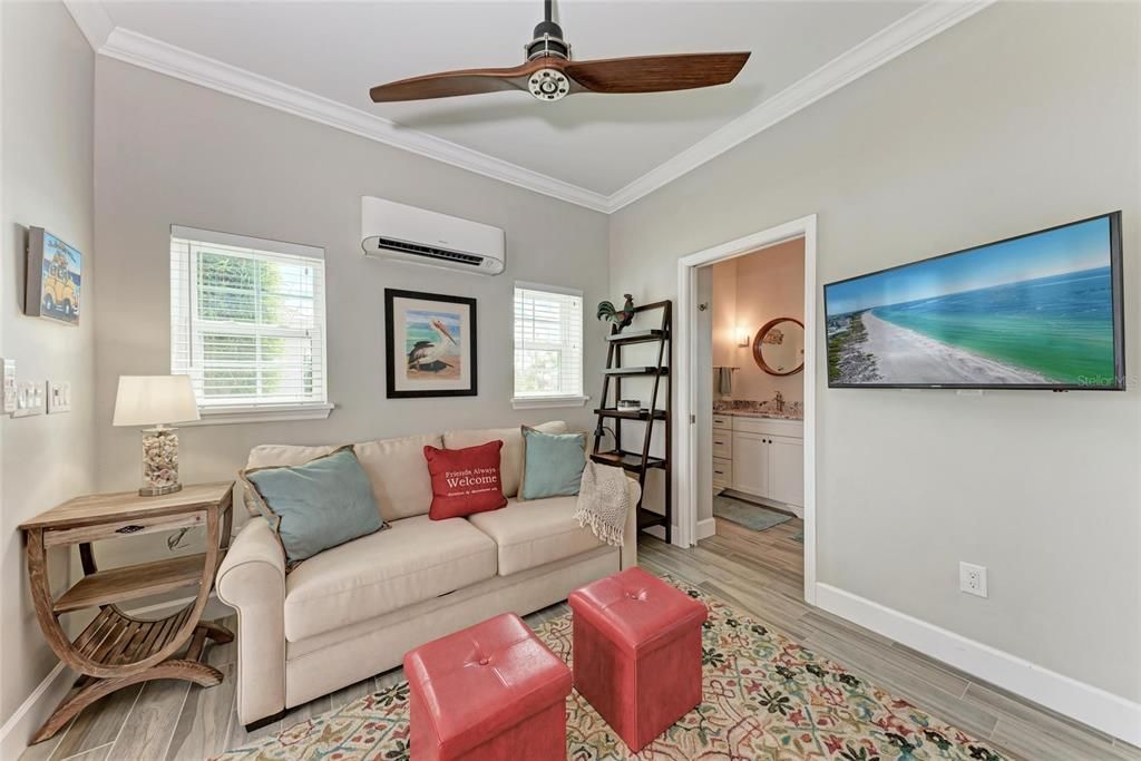 For Sale: $369,000 (1 beds, 1 baths, 271 Square Feet)