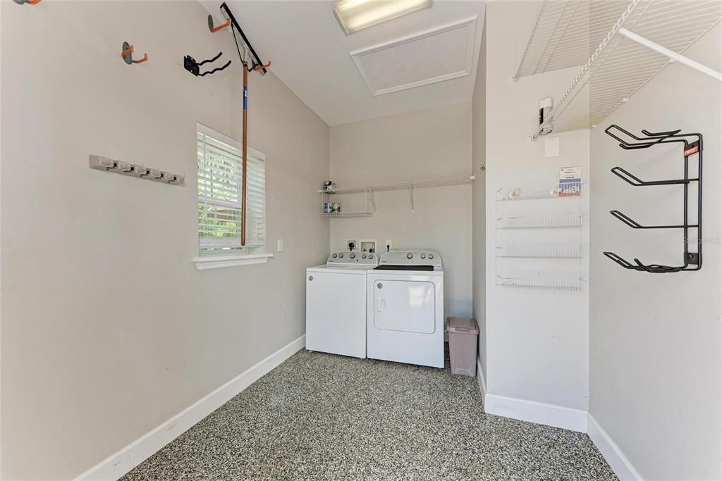 For Sale: $369,000 (1 beds, 1 baths, 271 Square Feet)