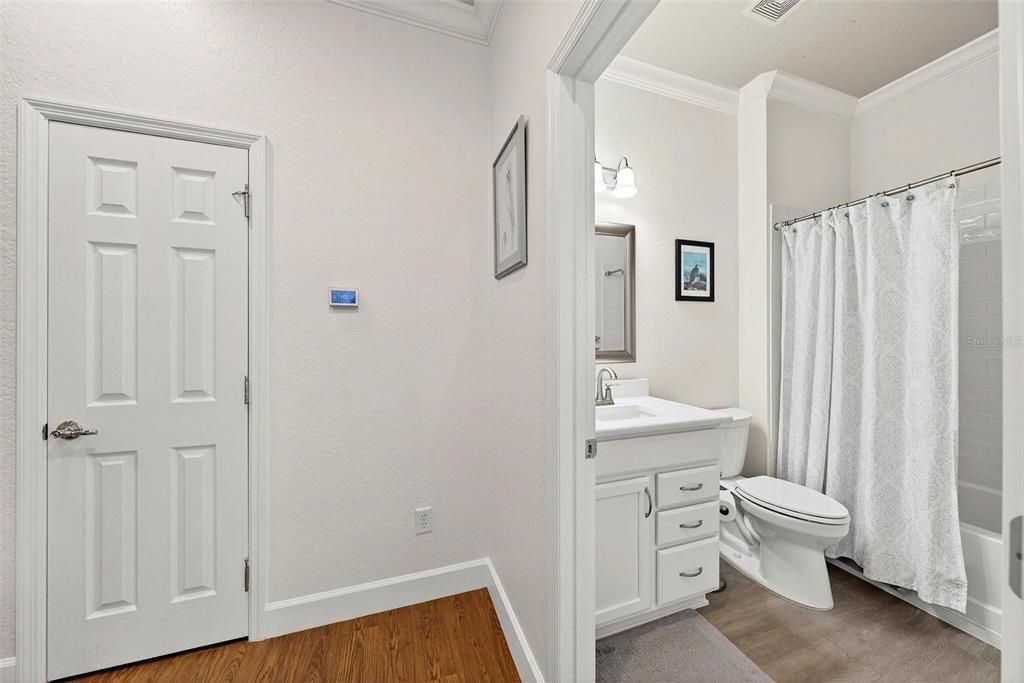 For Sale: $330,000 (2 beds, 2 baths, 1596 Square Feet)