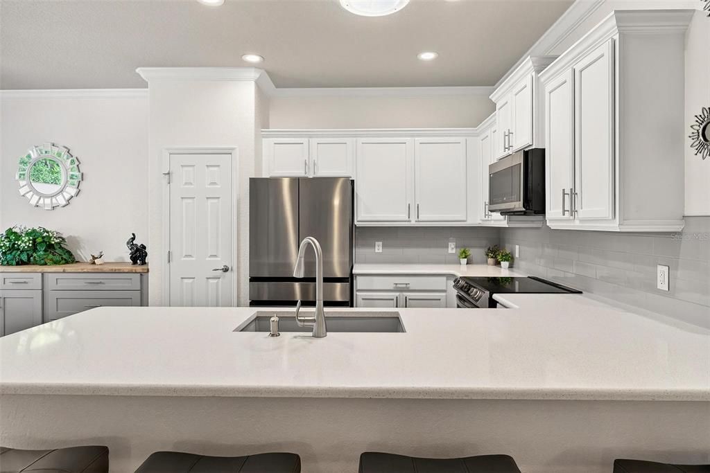 For Sale: $330,000 (2 beds, 2 baths, 1596 Square Feet)