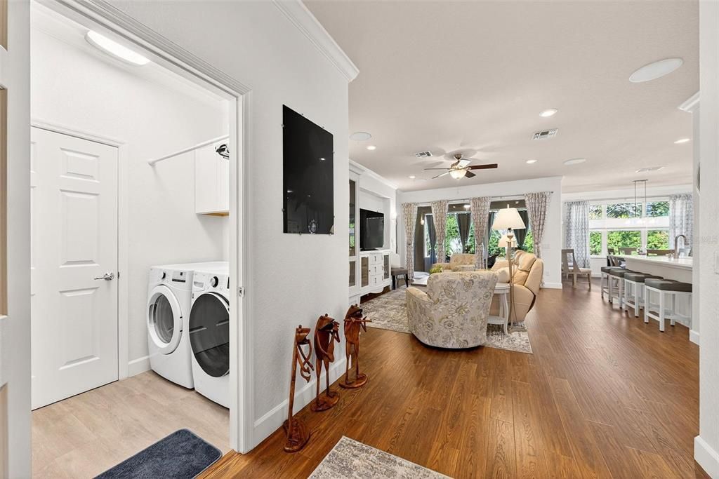 For Sale: $330,000 (2 beds, 2 baths, 1596 Square Feet)