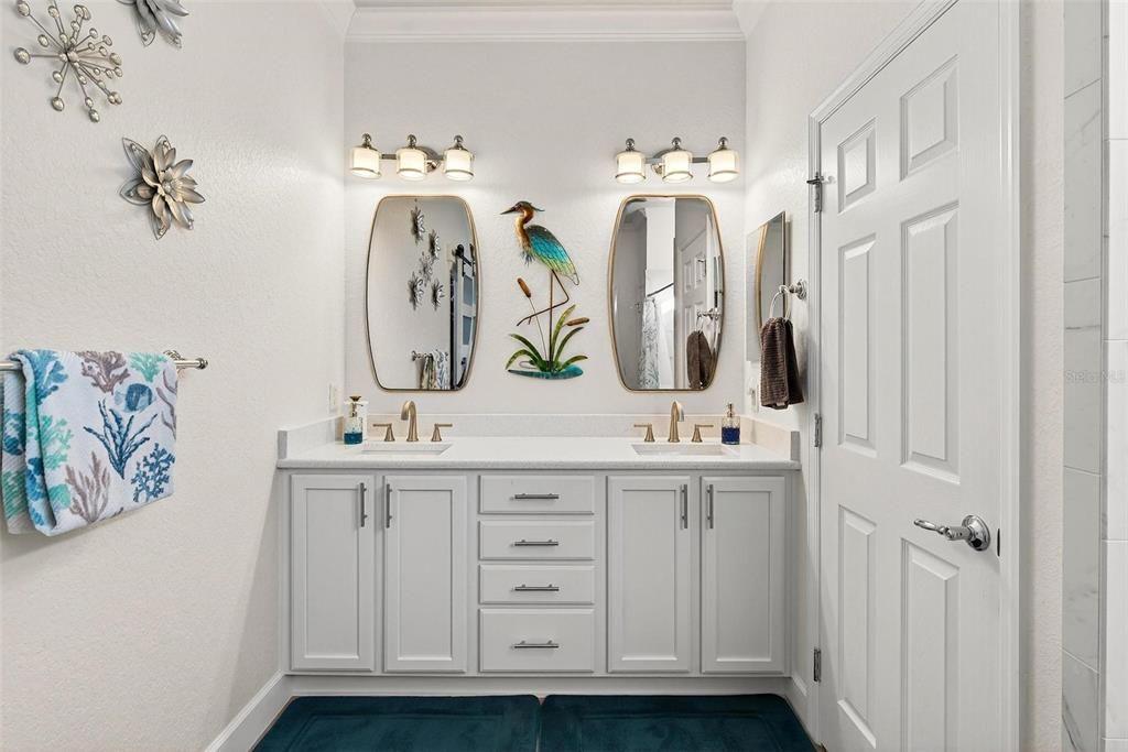 For Sale: $330,000 (2 beds, 2 baths, 1596 Square Feet)