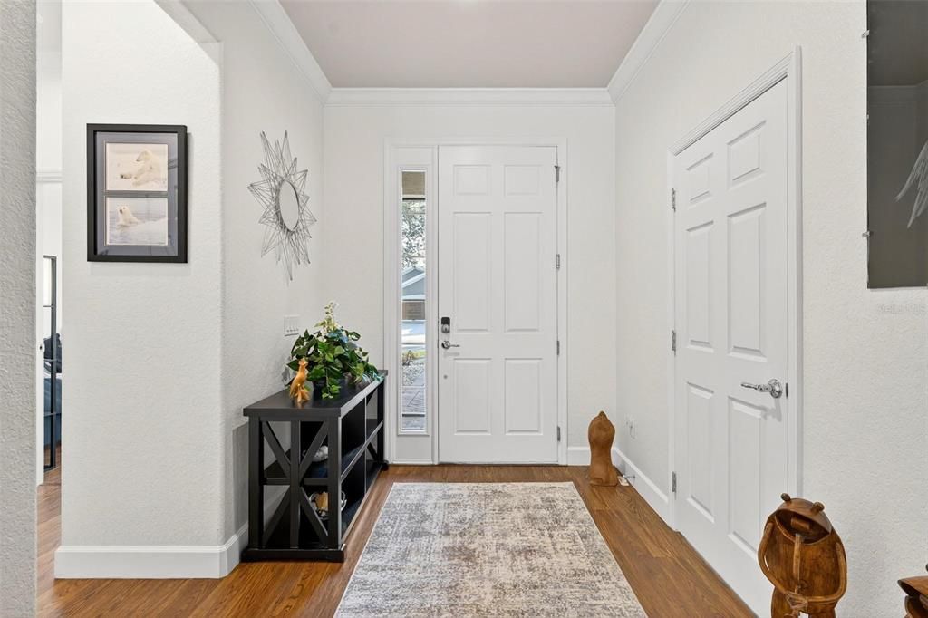 For Sale: $330,000 (2 beds, 2 baths, 1596 Square Feet)