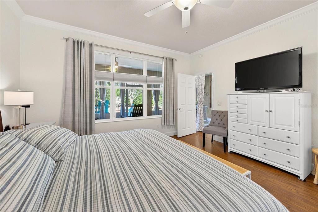 For Sale: $330,000 (2 beds, 2 baths, 1596 Square Feet)