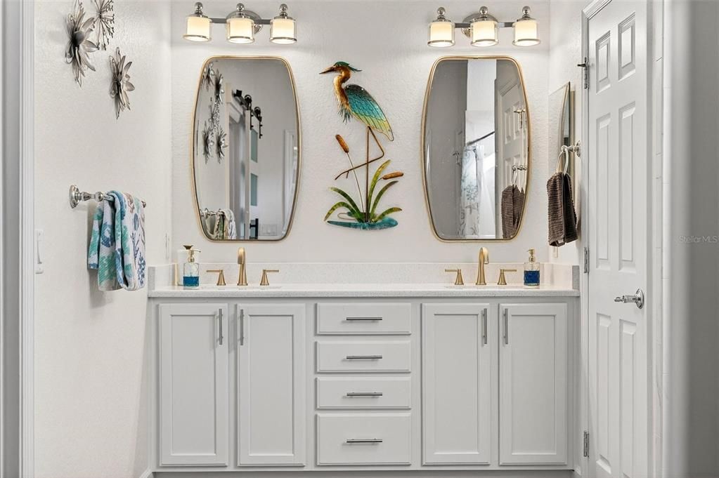 For Sale: $330,000 (2 beds, 2 baths, 1596 Square Feet)