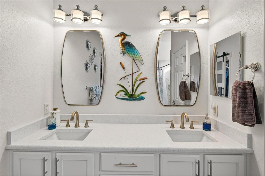 For Sale: $330,000 (2 beds, 2 baths, 1596 Square Feet)