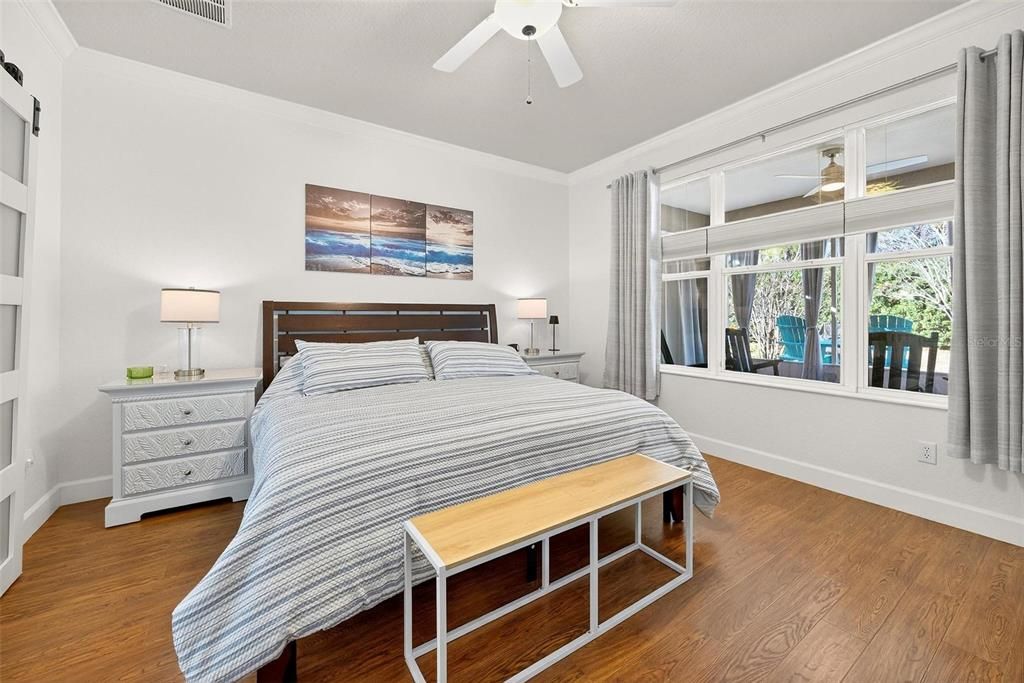 For Sale: $330,000 (2 beds, 2 baths, 1596 Square Feet)