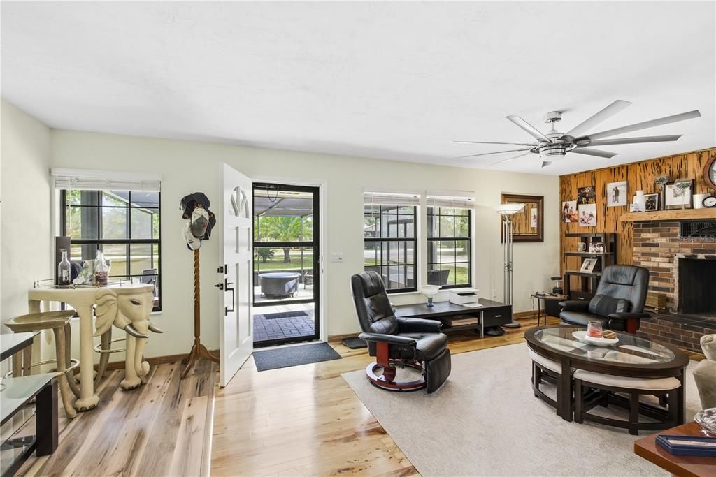 待售: $425,000 (3 贝兹, 3 浴室, 1788 平方英尺)