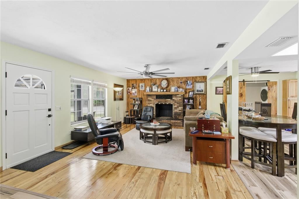 待售: $425,000 (3 贝兹, 3 浴室, 1788 平方英尺)