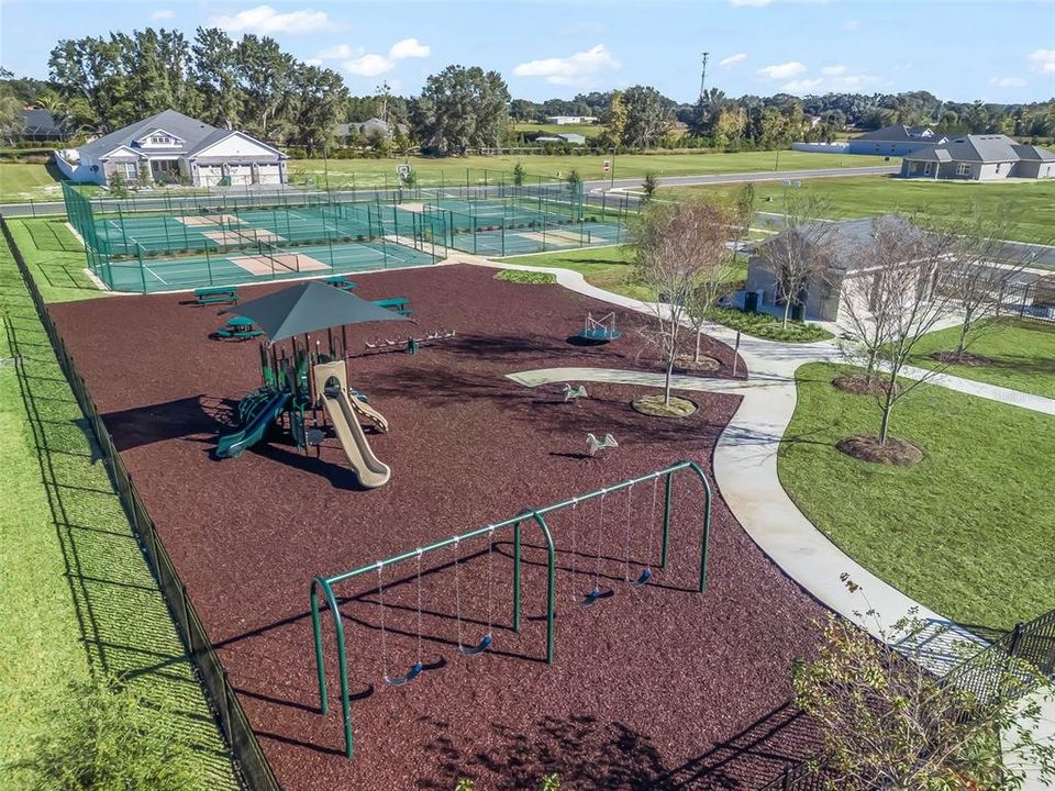 На продажу: $1,590,000 (4.00 acres)