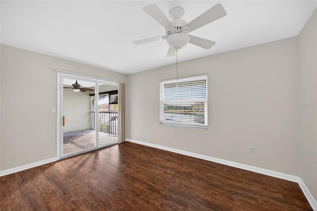 For Sale: $204,900 (2 beds, 2 baths, 1024 Square Feet)