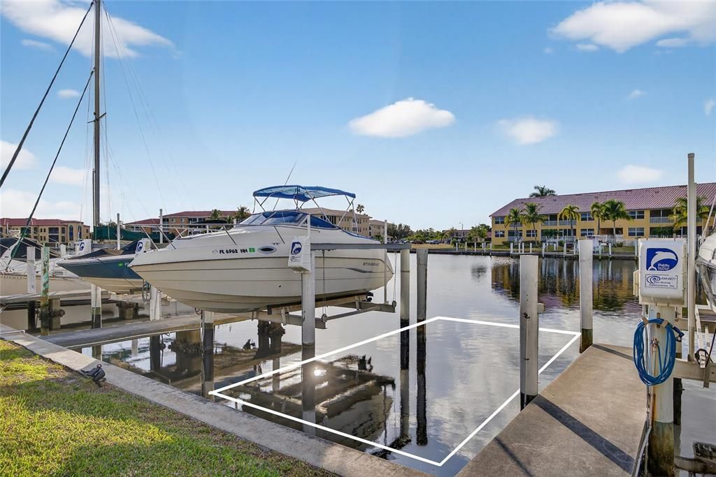 For Sale: $204,900 (2 beds, 2 baths, 1024 Square Feet)