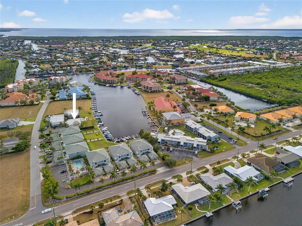 For Sale: $204,900 (2 beds, 2 baths, 1024 Square Feet)