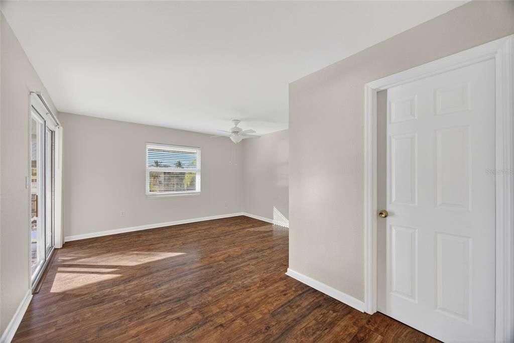 For Sale: $204,900 (2 beds, 2 baths, 1024 Square Feet)