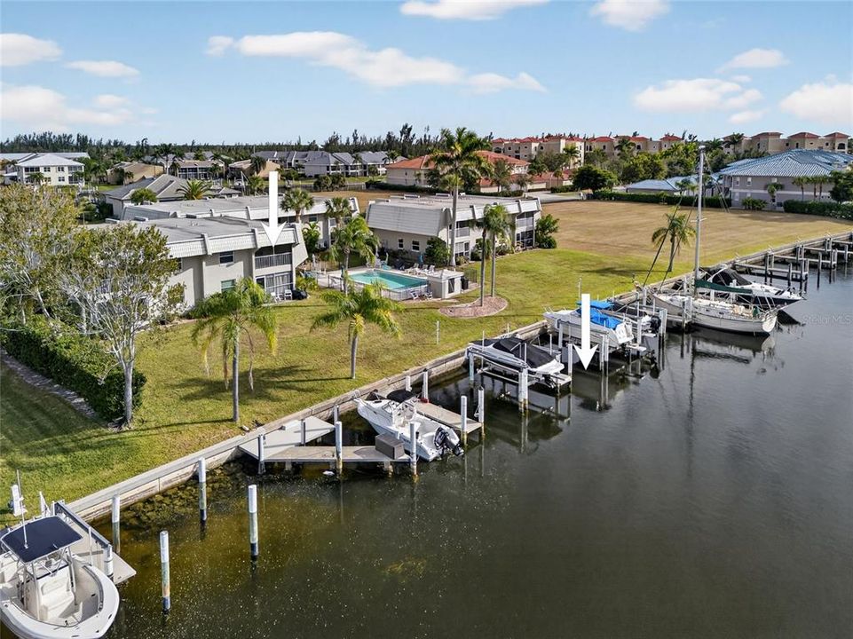 For Sale: $204,900 (2 beds, 2 baths, 1024 Square Feet)