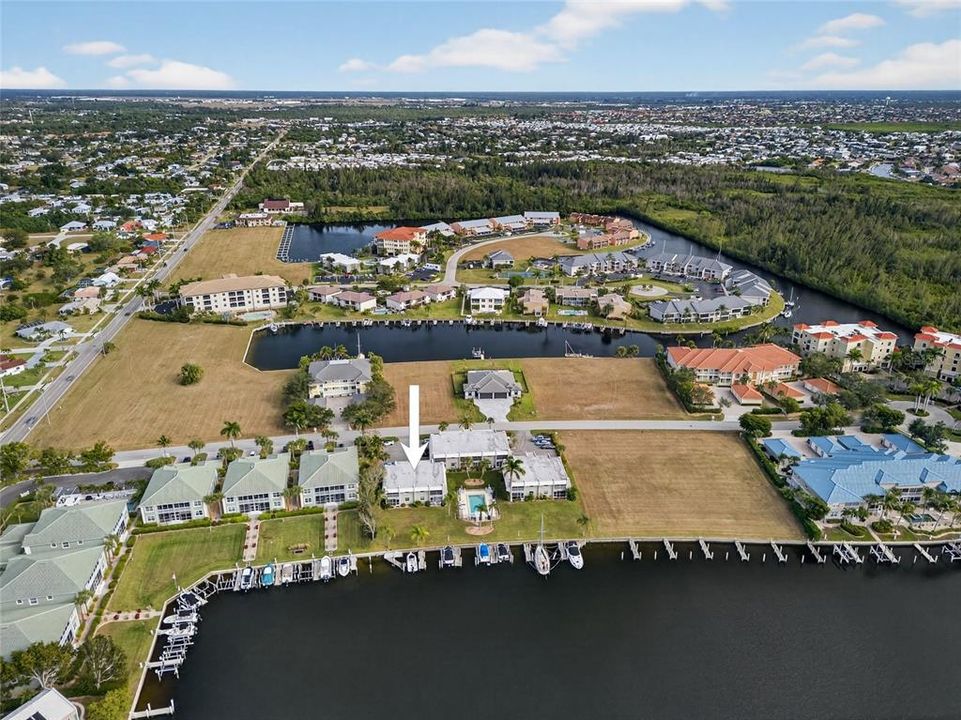 For Sale: $204,900 (2 beds, 2 baths, 1024 Square Feet)