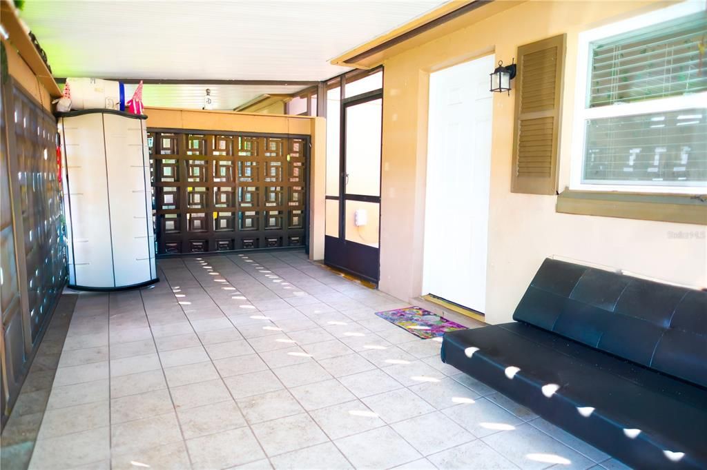 待售: $147,900 (1 贝兹, 1 浴室, 690 平方英尺)