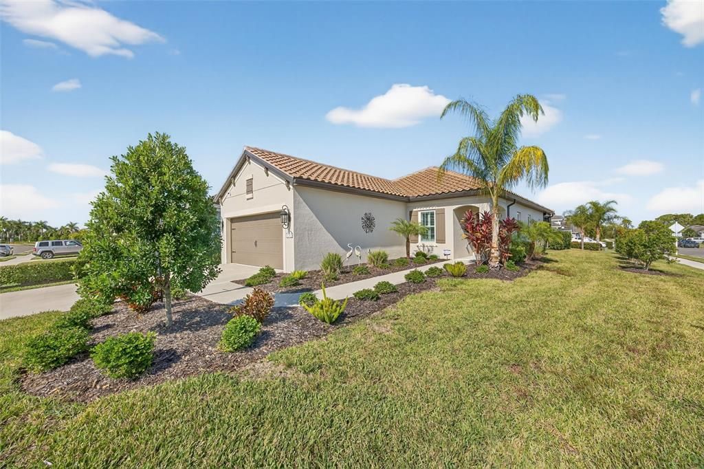 For Sale: $480,000 (3 beds, 2 baths, 1528 Square Feet)