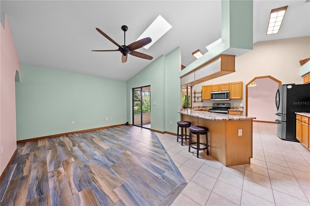 На продажу: $699,900 (4 спален, 2 ванн, 1899 Квадратных фут)