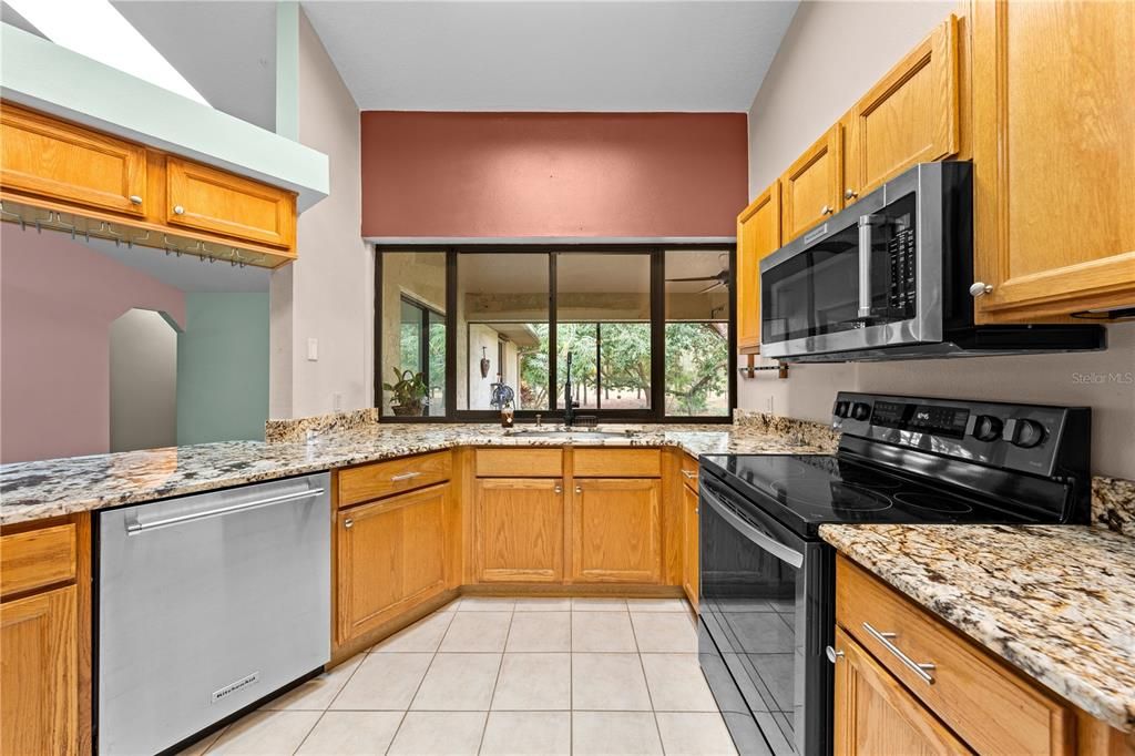 На продажу: $699,900 (4 спален, 2 ванн, 1899 Квадратных фут)