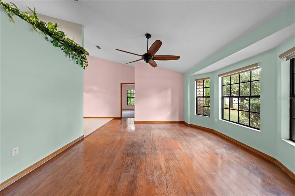 На продажу: $699,900 (4 спален, 2 ванн, 1899 Квадратных фут)