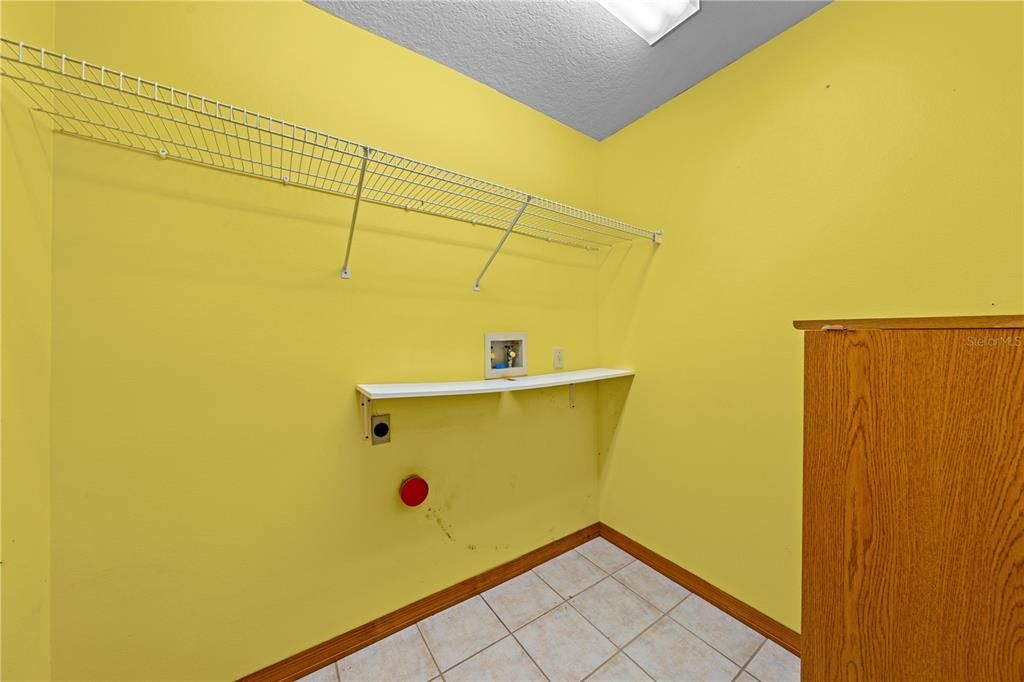 На продажу: $699,900 (4 спален, 2 ванн, 1899 Квадратных фут)