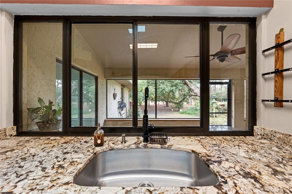 На продажу: $699,900 (4 спален, 2 ванн, 1899 Квадратных фут)