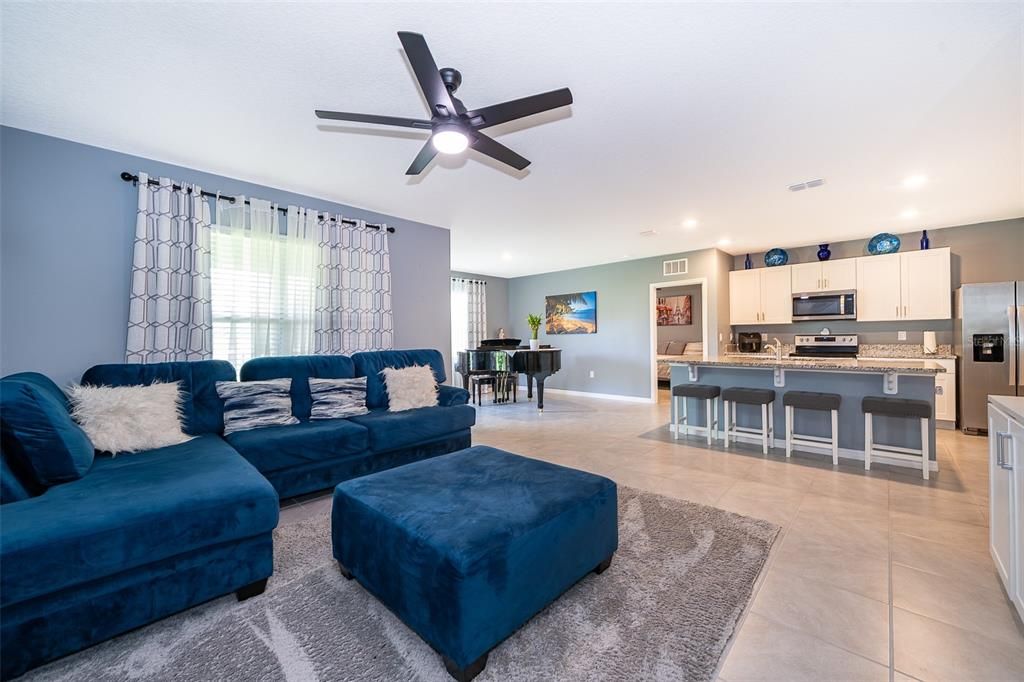 出租: $2,450 (3 贝兹, 2 浴室, 1685 平方英尺)