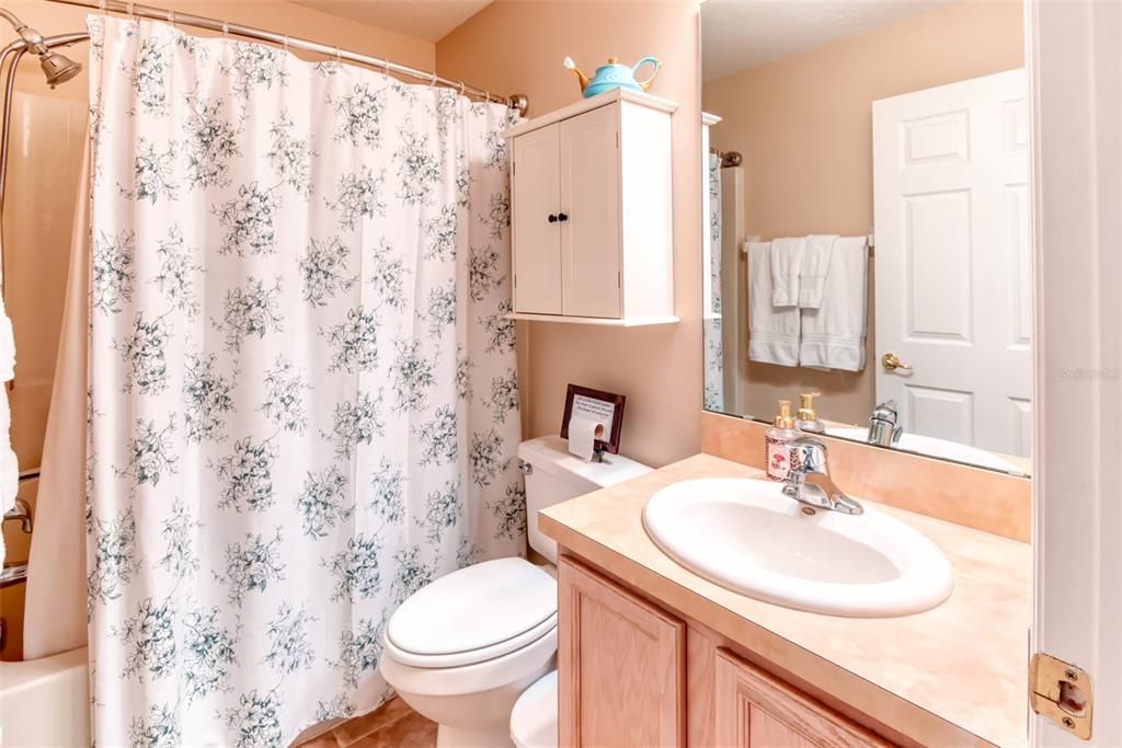 待售: $239,239 (2 贝兹, 2 浴室, 1258 平方英尺)