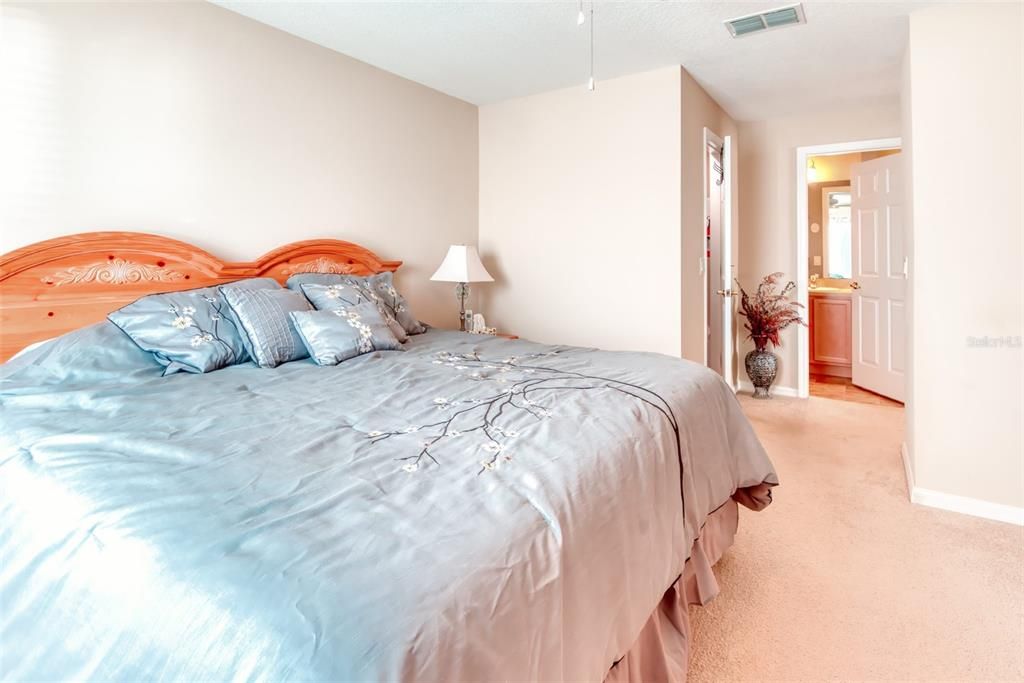 待售: $239,239 (2 贝兹, 2 浴室, 1258 平方英尺)