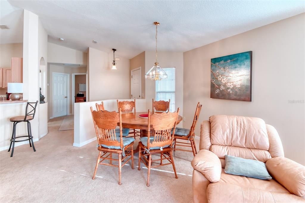 待售: $239,239 (2 贝兹, 2 浴室, 1258 平方英尺)