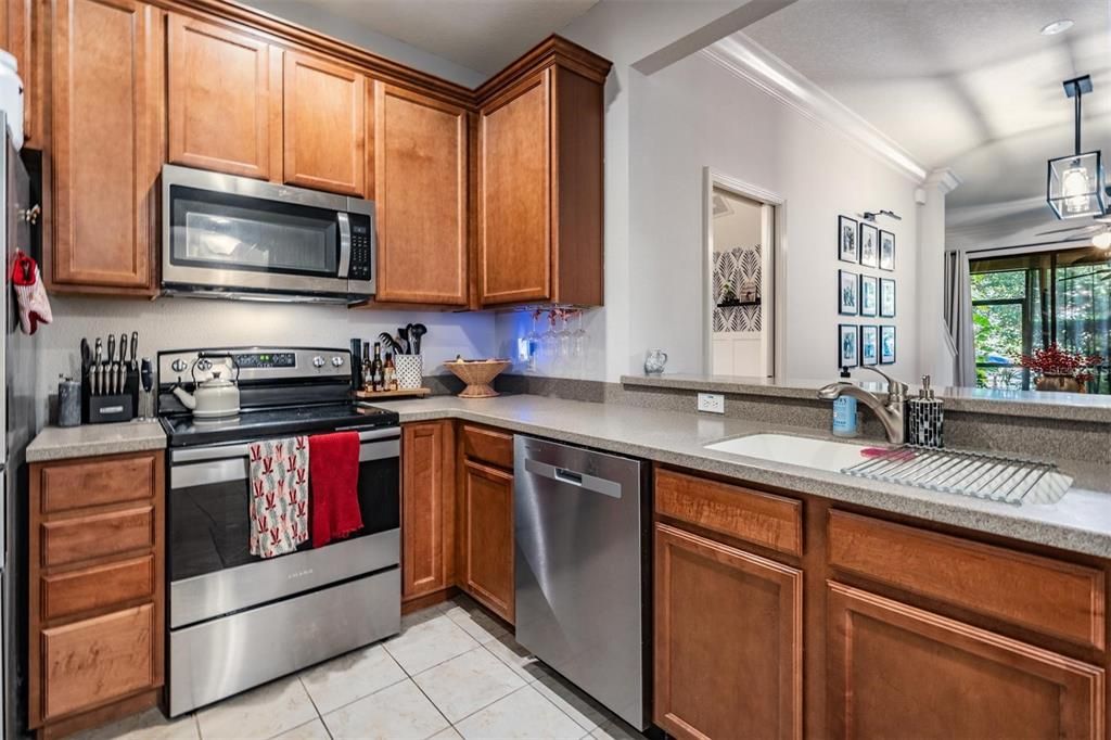 For Sale: $449,000 (2 beds, 2 baths, 1731 Square Feet)