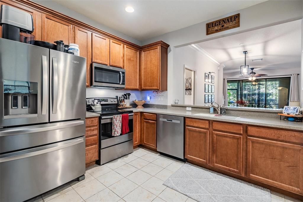 For Sale: $449,000 (2 beds, 2 baths, 1731 Square Feet)