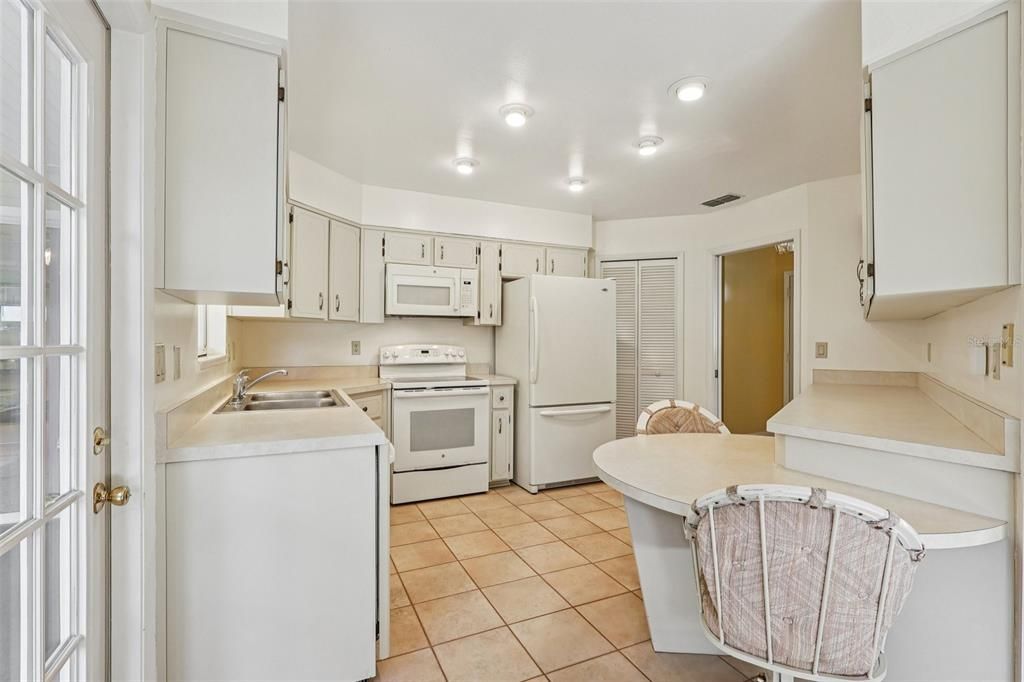 待售: $235,000 (2 贝兹, 2 浴室, 1270 平方英尺)