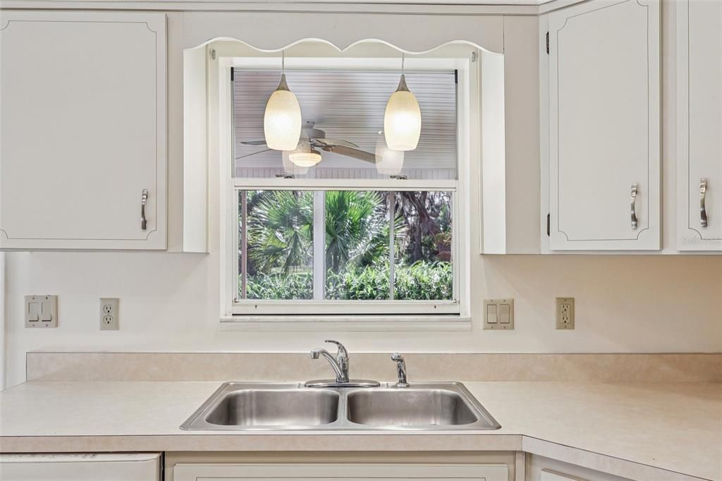 待售: $235,000 (2 贝兹, 2 浴室, 1270 平方英尺)