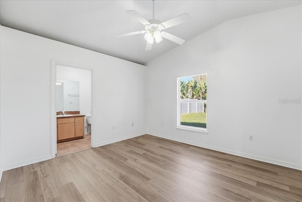 В аренду: $2,095 (3 спален, 2 ванн, 1100 Квадратных фут)