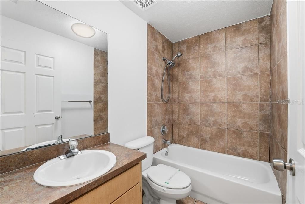 В аренду: $2,095 (3 спален, 2 ванн, 1100 Квадратных фут)