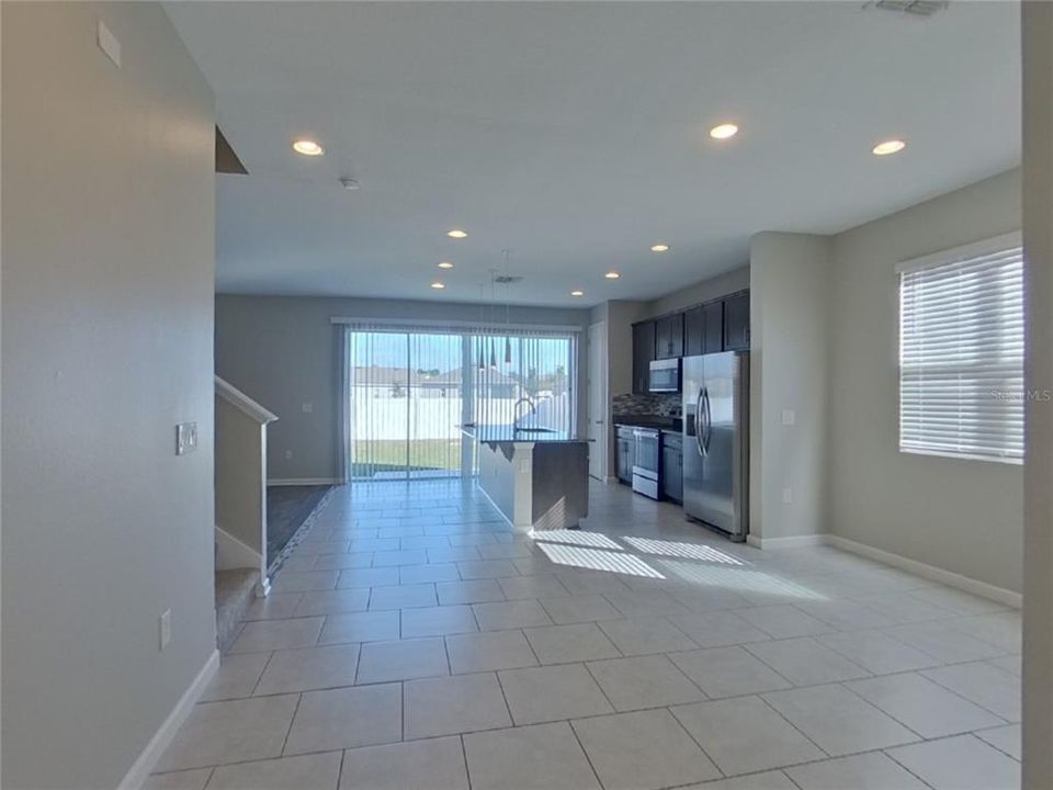 For Rent: $2,449 (3 beds, 2 baths, 2620 Square Feet)