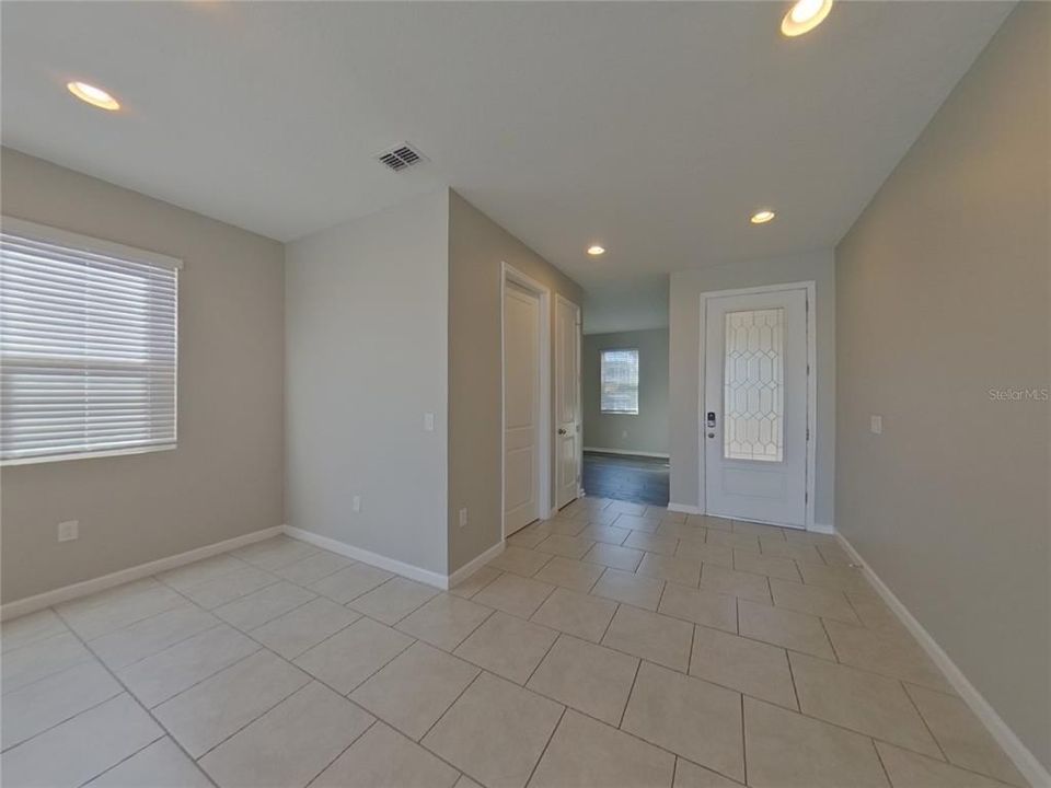 For Rent: $2,449 (3 beds, 2 baths, 2620 Square Feet)