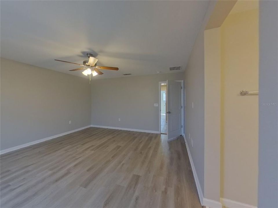 For Rent: $2,449 (3 beds, 2 baths, 2620 Square Feet)