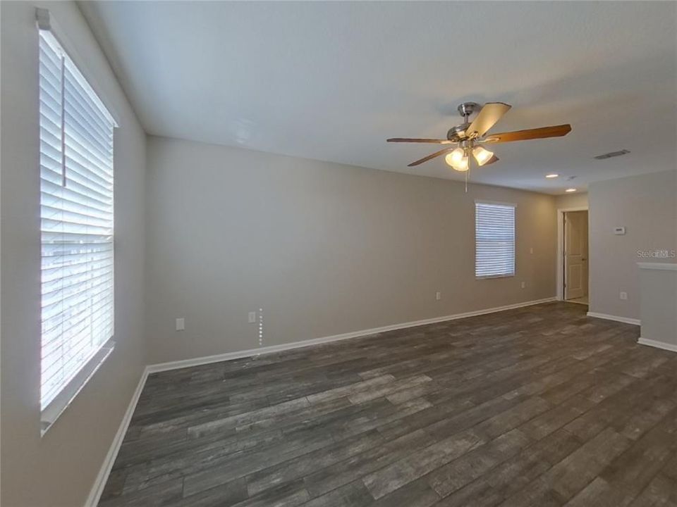 For Rent: $2,449 (3 beds, 2 baths, 2620 Square Feet)