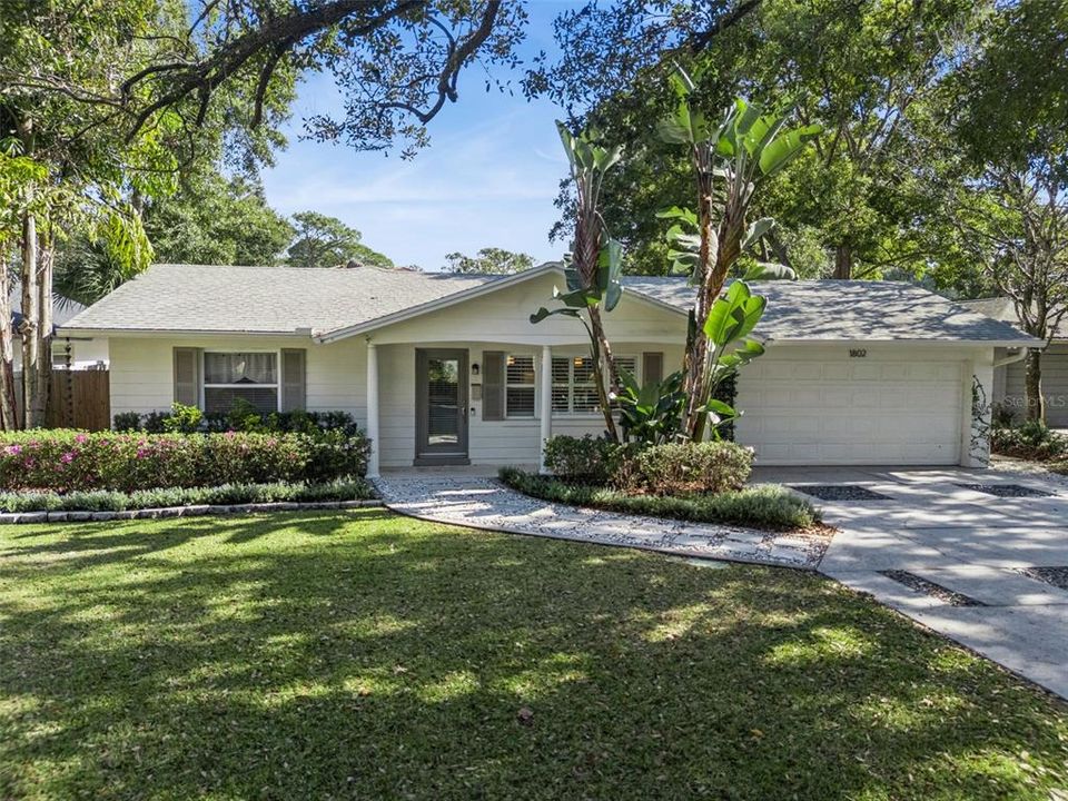 Activo con contrato: $895,000 (3 camas, 3 baños, 1808 Pies cuadrados)