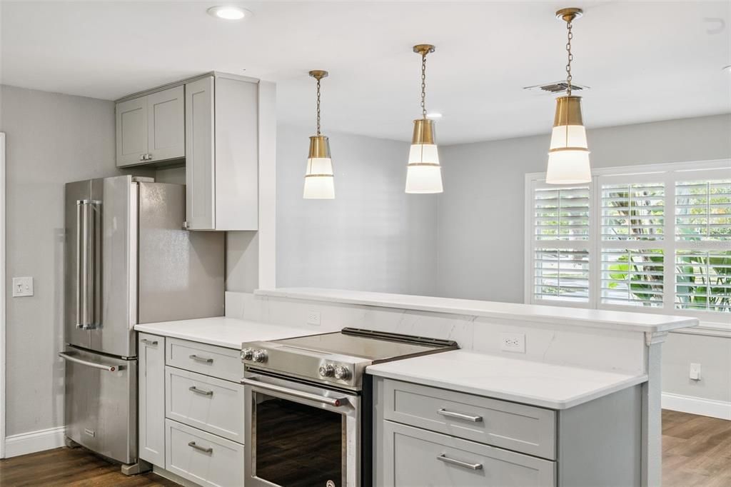 Activo con contrato: $895,000 (3 camas, 3 baños, 1808 Pies cuadrados)