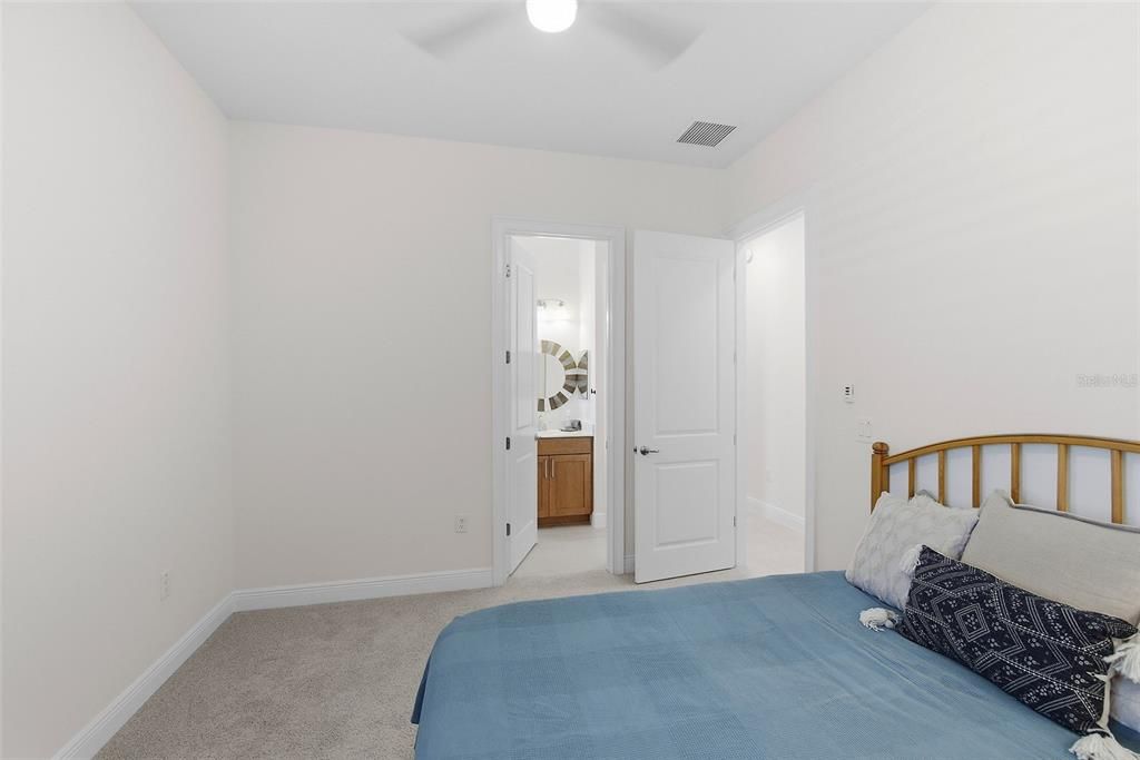 For Sale: $599,000 (4 beds, 3 baths, 2532 Square Feet)