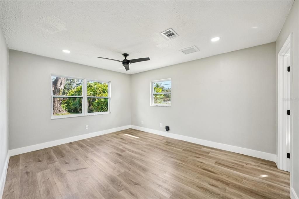 待售: $474,900 (3 贝兹, 0 浴室, 1772 平方英尺)